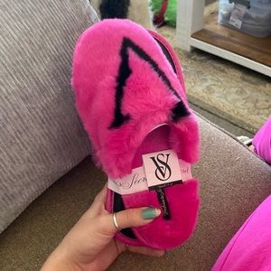 brand new victoria’s secret house slippers